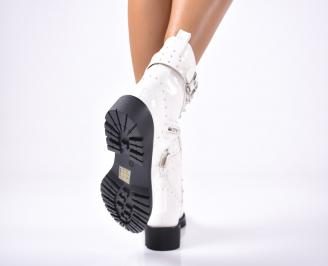 Дамски ежедневни  боти   бели