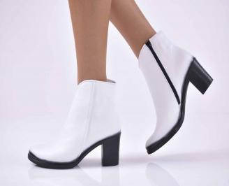 Дамски елегантни боти бели EOBUVKIBG