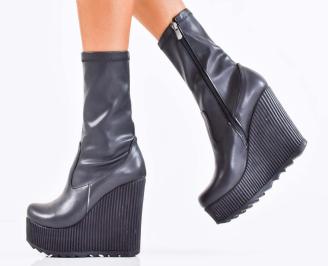 Дамски боти на платформа черни EOBUVKIBG