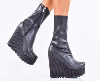 Дамски боти на платформа черни EOBUVKIBG