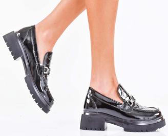 Дамски лоуфъри естествен лак черни EOBUVKIBG