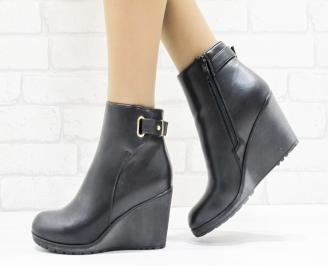 Дамски боти на платформа черни