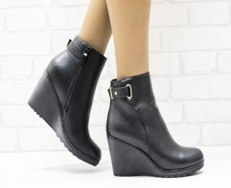 Дамски боти на платформа черни